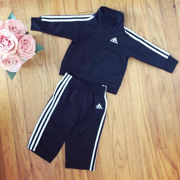 Adidas tracksuit - Picture 3 of 5